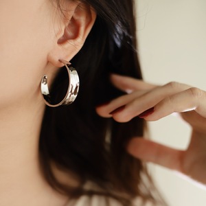 Pendientes de Aro Circulares con Textura Martillada a Mano de 35 mm, con Diseño de Ondas de Agua, Chapados en Oro de 18K, Acero Inoxidable, Joyería Impermeable - Product Image 2