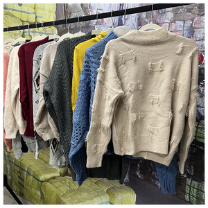 Vente en gros en usine de vêtements mélangés de haute qualité Ballots de <span class=keywords><strong>pull</strong></span> en pierre d'Islande, vente directe d'usine Meilleur prix de <span class=keywords><strong>pull</strong></span> en laine pour femmes - Product Image 2