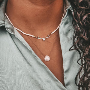 Collier minimaliste en pierre de lune arc-en-ciel en forme de larme en argent sterling 925 avec cordon en soie, pierre de naissance de juin, pour femmes - Product Image 5