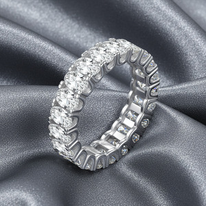 Anillo de Eternidad de Oro Sólido de 18K para Mujer con Moissanita, Corte Brillante Redondo, Engaste Pavé, Estilo Clásico, Joyería de Compromiso - Product Image 6