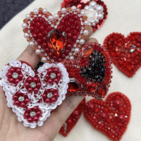 Romantique en forme de coeur rouge 3D perle paillettes perle strass tissu autocollants pour mode vêtements chaussures chapeaux accessoires