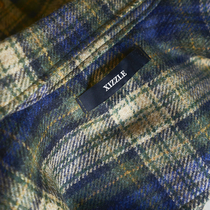 Chemise en flanelle à carreaux ample et confortable pour homme, douce pour la peau, manches longues, de haute qualité, sur mesure, avec boutons. - Product Image 2