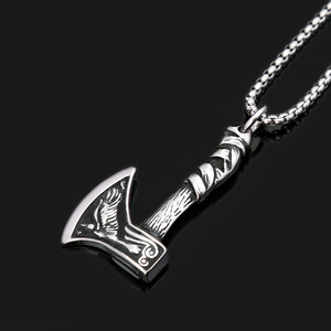 Yunnique – collier avec pendentif hache viking en acier inoxydable, avec motif loup et corbeau, pour hommes, cadeau, accessoire de bijouterie - Product Image 3