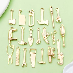 Pendentif en alliage d'or, formes variées, pour la fabrication de bracelets, accessoires de bijoux DIY, apprêts plaqués en alliage de zinc - Product Image 1