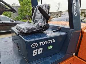מלגזה משומשת של טויוטה 6t במחיר נמוך, מכונת תובלה לבנייה משומשת, מנוע דיזל שטח, ציוד עבודות עפר משומש - Product Image 1