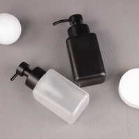 Bouteille moussante en verre carrée vide de 250ml bouteille de nettoyage du visage givrée bouteille de savon de lavage à la main de luxe avec pompe à mousse noir mat