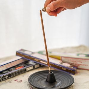Incienso SATYA NAG CHAMPA Indio <span class=keywords><strong>al</strong></span> <span class=keywords><strong>por</strong></span> <span class=keywords><strong>Mayor</strong></span> a Precio de Fábrica, Incienso para el Hogar, Aromaterapia, Incienso en Barra de Buda para la Venta - Product Image 6