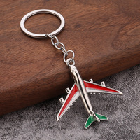 Porte-clés mousqueton en alliage de zinc, modèle d'avion de dessin animé tendance, avion de chasse, souvenir de compagnie aérienne, cadeau personnalisé avec logo pour porte-clés