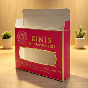 Caja de cartón rosa intenso personalizada con estampado en lámina dorada para cosméticos, caja para set de cuidado facial con ventana. - Product Image 2