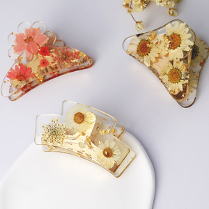 <span class=keywords><strong>Pince</strong></span> à <span class=keywords><strong>cheveux</strong></span> et barrette pour enfants Kinling, fabriquées à la main, en résine époxy avec <span class=keywords><strong>fleurs</strong></span> séchées, 7 cm, uniques et élégantes - Product Image 1