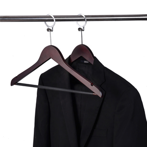 Vente chaude Cintres en bois massif personnalisés avec clip métallique rond <span class=keywords><strong>antivol</strong></span> pour hôtel - Product Image 6