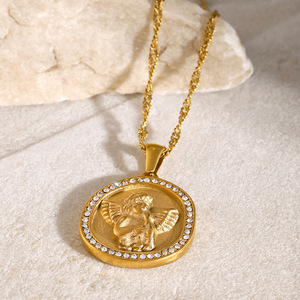 Collar de estilo vintage francés para mujer, colgante de ángel de acero inoxidable chapado en oro de 18k, forma circular, joyería de regalo - Product Image 4
