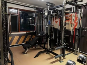 SKFitness Máquina Smith Power Rack Ajustable <span class=keywords><strong>de</strong></span> Acero <span class=keywords><strong>de</strong></span> Alta Durabilidad Colores Personalizados Equipo <span class=keywords><strong>de</strong></span> Gimnasio Comercial <span class=keywords><strong>para</strong></span> <span class=keywords><strong>Brazos</strong></span> y Glúteos - Product Image 2
