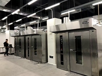 Four rotatif commercial personnalisé à 30 plateaux Grande pièce de cuisson Matériau de maïs à l'état neuf pour l'équipement de cuisson du pain Boulangeries