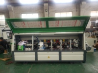 Machine à plaquer les chants CNC automatique en PVC et MDF Machines à bois de coupe de meubles avec moteur comme composant principal