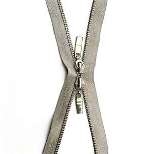 <span class=keywords><strong>Fermeture</strong></span> éclair <span class=keywords><strong>double</strong></span> à glissière bidirectionnelle en métal durable pour vestes, manteaux, bagages et sacs avec <span class=keywords><strong>fermeture</strong></span> fluide - Product Image 3