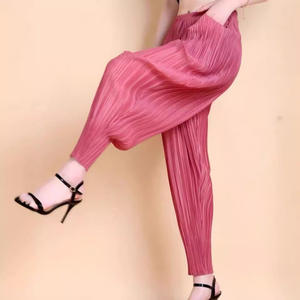 Nuovi Pantaloni Casual Plissettati da Donna Primavera-Estate, Slim Fit Classici Versatili, Eleganti e Comodi, Modello <span class=keywords><strong>Carrot</strong></span> - Product Image 2