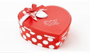 Caja de Regalo en Forma de Corazón Personalizada de Cartón con Diseño de Puntos y Lazo para Boutique - Product Image 6