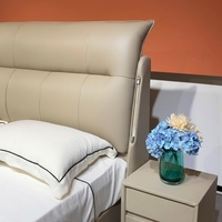 Cadre de lit moderne minimaliste beige en cuir véritable avec tête de lit capitonnée pour chambre principale