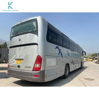 Un bus d'occasion de haute qualité, presque neuf, modèle 6128, avec 50 sièges, doté d'un intérieur luxueux et d'une conception spacieuse