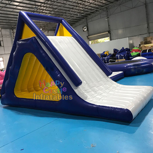 Tobogán de agua triangular flotante inflable gigante de PVC de 0,9mm, juguetes de agua inflables grandes para diversión de verano - Product Image 2