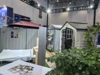 Maisonnette Modulaire Préfabriquée Portable WooWild Isolée, Étanche, Mobile, Alimentée par Énergie Solaire, en HDPE, Entrepôt Moderne