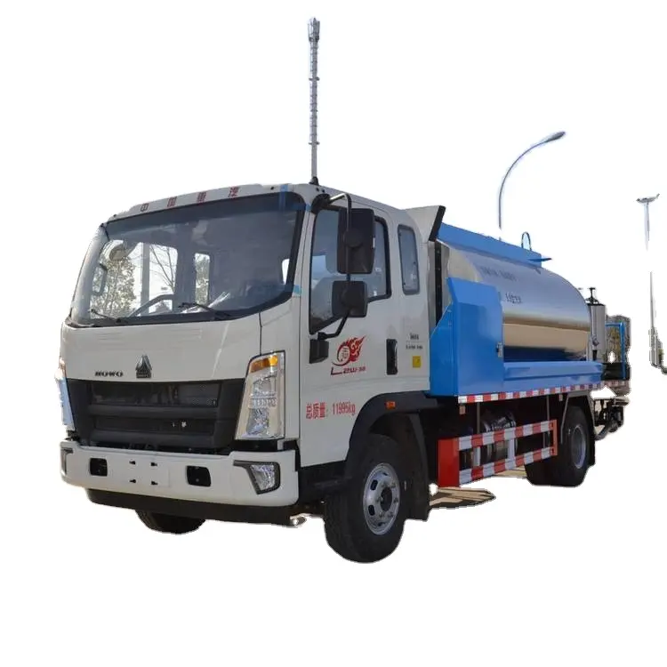 CLW Official Road Asphalt Distributor 6m3 Bitumen HOWO Sprayer Truck for Sale