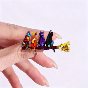 Pin Enamel Kucing Kaca Patri Kustom, Lencana Logam Sapu Ajaib Mosaik, Pin Kerah Kucing Penyihir Kreatif, Hadiah Perhiasan - Product Image 2