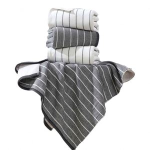Serviettes de bain de haute qualité en gros, rayées blanches et grises, séchage rapide, légères, grande taille, 100% coton, meilleur prix - Product Image 2