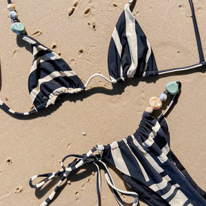 Bikini triangle sexy en gros, maillot de bain rayé noir et blanc, bikini à lanières orné de perles - Product Image 4