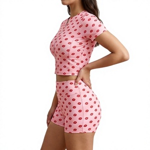 Ensemble de yoga et de sport pour femme : veste courte zippée et short taille haute de motard, séchage rapide, personnalisable (OEM) - Product Image 2