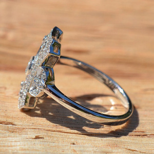 Anillo de Diamantes de Oro Blanco para Mujer T0727, Corte Brillante Redondo, Color G Natural, Joyería de Compromiso - Product Image 3