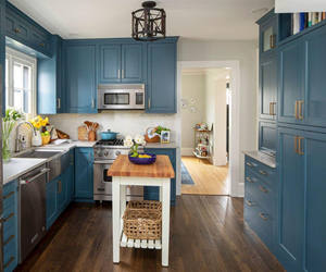 Ensemble d'armoires de cuisine murales modernes bleues personnalisées avec évier par Santopova - Product Image 4