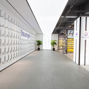 Gancho adhesivo de PVC resistente al agua moderno Gancho colgante adhesivo montado en la pared de color cristal sólido con diseño multifuncional - Product Image 5