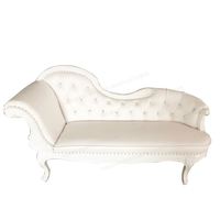 Meubles disponible en noir, blanc et argent, pour location de chaises à dossier haut, Style King, Love