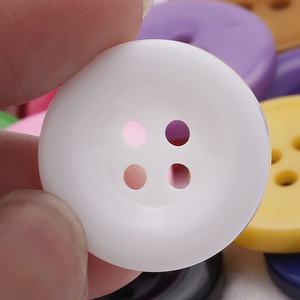 Botones de Resina de Cuatro Ojos al por Mayor para Fabricantes, Botones Grandes y Coloridos con Borde para Ropa Infantil, Botones Cosidos a Mano para Chaquetas y Suéteres - Product Image 4