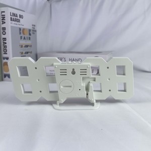 Hot bán hiện đại 3D thời gian dẫn kỹ thuật số Đồng hồ treo tường nhiệt độ đồng hồ báo thức với USB có thể sạc lại cho trang trí nội thất phòng khách - Product Image 5