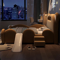 Lit rembourré confortable pour enfants sur le thème des dessins animés avec escalier coulissant et barrière de sécurité - Ensemble de meubles pour chambre d'enfant, d'école et d'hôtel