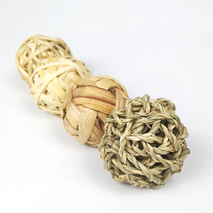 Jouet à mâcher interactif pour petit animal Boule d'herbe naturelle pour friandises de <span class=keywords><strong>lapin</strong></span> Balle à mâcher tressée Jouets <span class=keywords><strong>Lapin</strong></span> Cochon d'Inde Hamster - Product Image 6