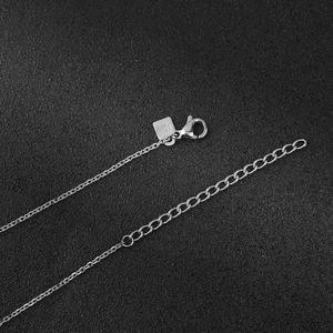 Collar con Colgante de Perlas y Diamantes en Acero Inoxidable, Estilo Moderno: Joyería Única de Acero Titanio para Mujer - Product Image 3