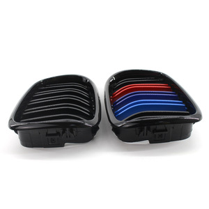 กระจังหน้า BMW E39 ซีรีส์ 5 สีดำเงา สไตล์ M พร้อมแถบสีแดงน้ำเงิน ทำจากพลาสติก ABS สำหรับรุ่นปี 1999-2003 รุ่นอัพเกรด - Product Image 1