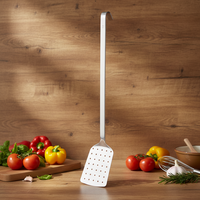 Spatula Turner Berlubang dari Baja Tahan Karat dengan Pegangan Panjang Tahan Panas untuk Menggoreng dan Memanggang.