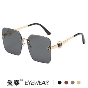 <b>Square</b> Sunglasses Metal <b>Frame</b> UV400 Women Fashionable Street Style - Product Image 3