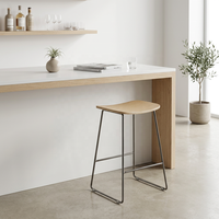Ensembles de meubles de restaurant, élégants tabourets de bar hauts pour usage commercial et domestique, surface imperméable pour bars et salles à manger, design avec repose-pieds