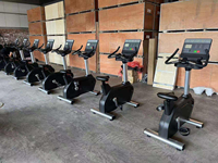 Vélo vertical commercial Canwin CAWY en acier tubulaire certifié ISO9001/CE avec écran LED réglable – Équipement de fitness pour salle de sport et musculation