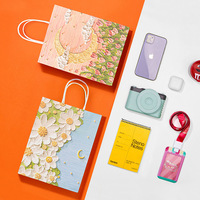 Sac en papier pliable réutilisable antistatique vierge double face pas cher, sac cadeau en papier personnalisé avec poignée pour l'emballage, taille moyenne