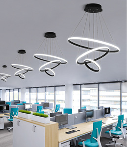 โคมไฟเพดาน LED ทรงกลม 3 วง รุ่นโมเดิร์น สีทอง อะลูมิเนียม ปรับความสูงได้ พร้อมรีโมทคอนโทรล แสงวอร์มไวท์ 3500K - Product Image 1