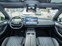 2025 Deepal SL03 Facelift Extended-Range Elite Blanc Comète 140 km d'autonomie électrique pure pour l'exportation