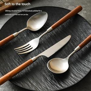 <span class=keywords><strong>Couverts</strong></span> en acier inoxydable 304 <span class=keywords><strong>de</strong></span> haute qualité avec manches en bois <span class=keywords><strong>de</strong></span> rose, style rétro, compatibles lave-vaisselle et congélateur, origine Guangdong - Product Image 6