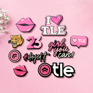 Bán Buôn Nhà Sản Xuất Tùy Chỉnh Kim Loại Giá Rẻ Tên Logo Mềm Men Cứng Pop Nút Pin Ve Áo Huy Hiệu - Product Image 5